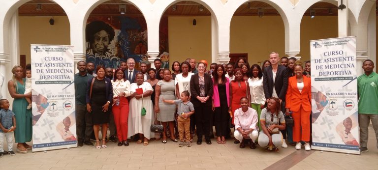 La clínica Bioko Salud inicia con el primer curso de agentes de medicina deportiva